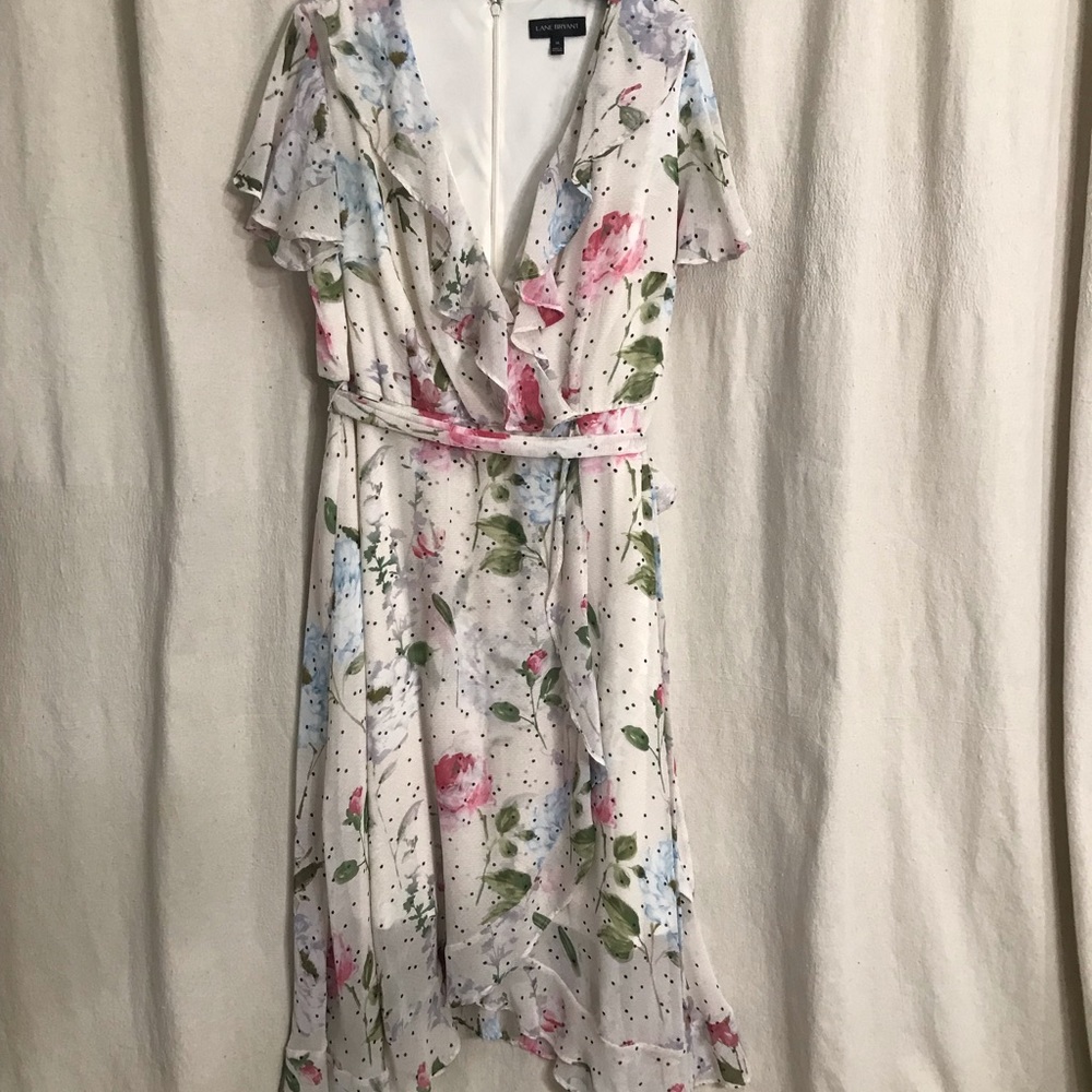 Feminine and flirty maxi dress